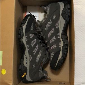 NEW Women’s Merrell Moab Ventilator size 8